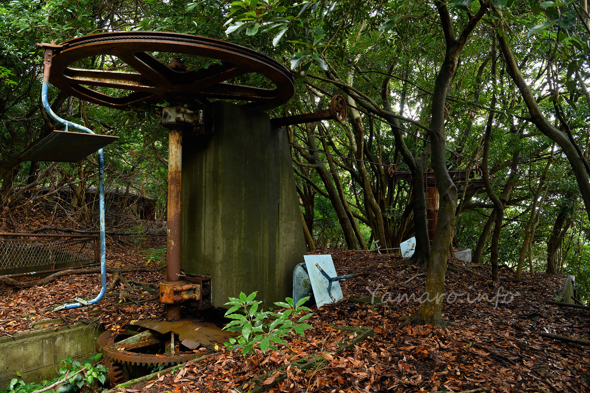 リフト乗り場、当時の面影が少し残っている。