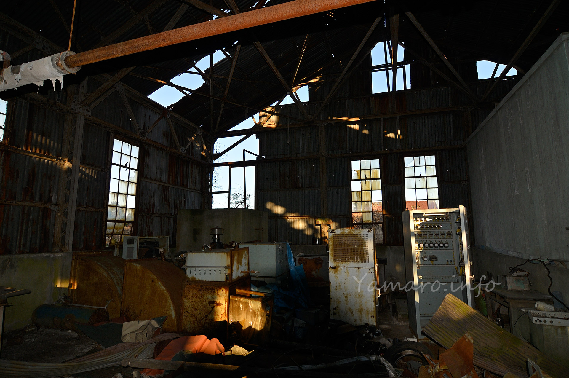 機罐場の機材。これらは戦後に設置されたものと思われますが、ちゃんと近くで撮影しなかったのが悔やまれます。