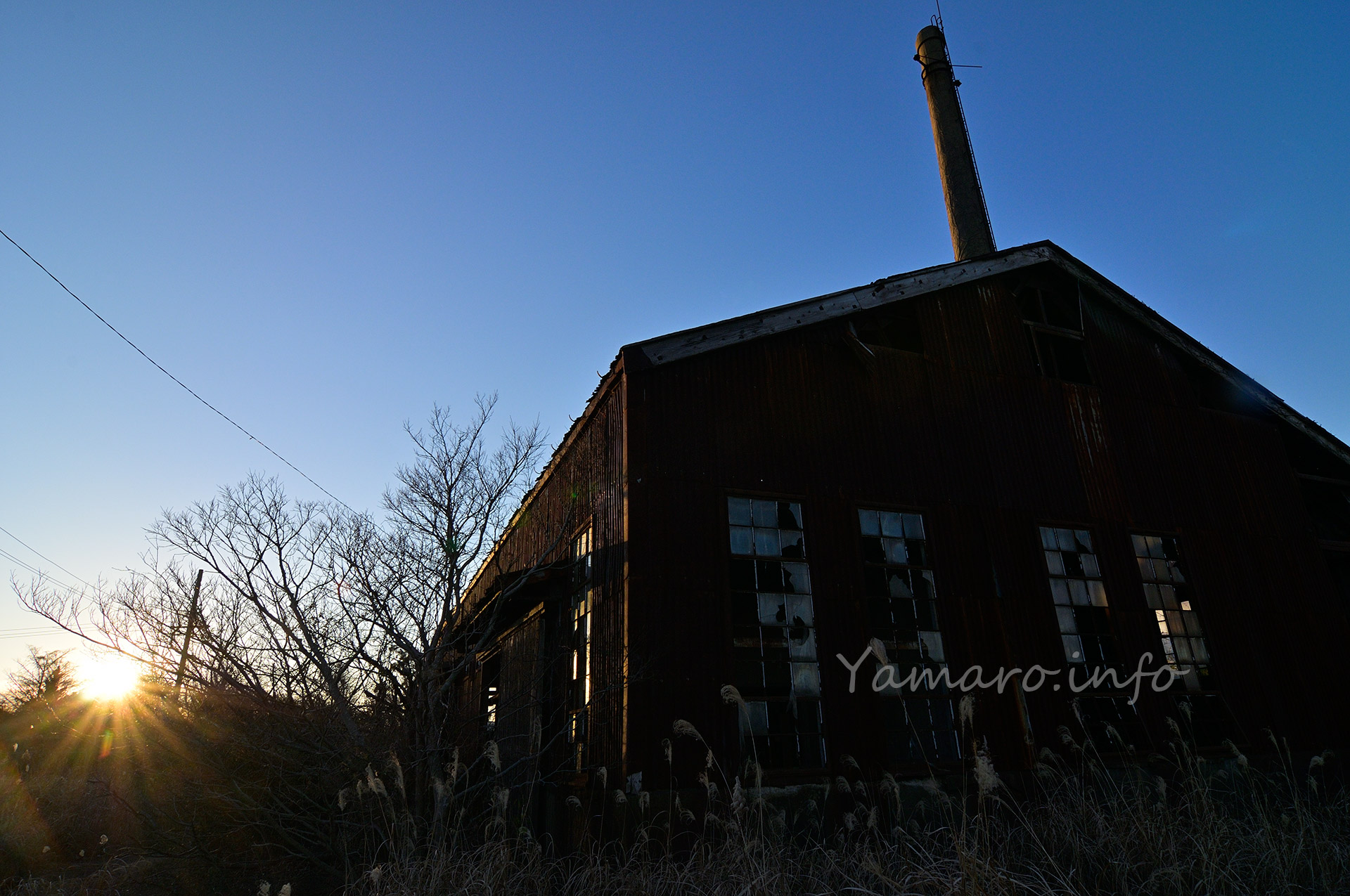 夕方、澄み切った1月の空。撮影日和だった。 そして現在では、この場所の撮影は事実上不可能となってしまった。
